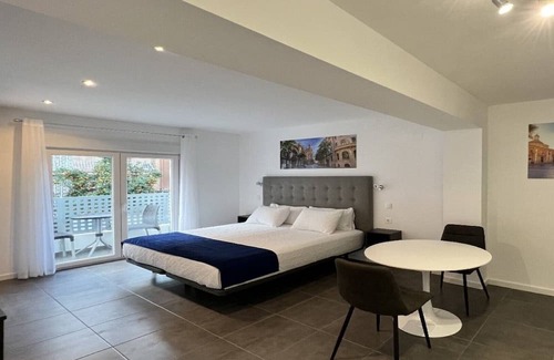 Benicalap Apartamento | 10 Minuten zum Stadtzentrum, Haustürbus, Straßenbahn 3 Minuten