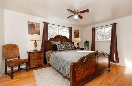 Sheridan Casa | Large Family Size Home Near Lakes, Rivers and Historical Attractions