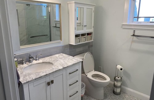 Needham Apartamento | Convenient Needham 1BR apartment near Hersey train stop with private parking