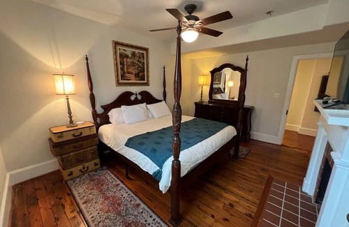 Culpeper Casa | Old Red in downtown Culpeper VA