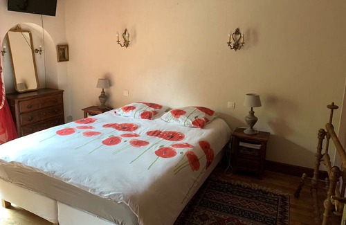 Cherisay Casa | Maison de Village du 18ème, Piscine Intérieure Chauffée & Sauna, Étang, 2h Paris