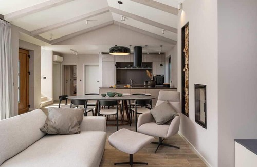 Kadumi Casa | Villa Ursaria, gorgeous villa for 8 guests with heated pool and wellness only 6 km from of Porec and
