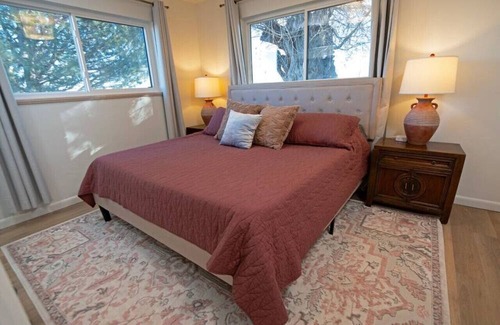 Wellington Casa | Nine Mile Ranch | 4BR, Views, Fireplace, Office