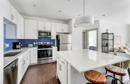 Govalle Apartamento | Stylish East Austin 2BR w/ Deck & W/D, nr Shops & Dining, by Blueground