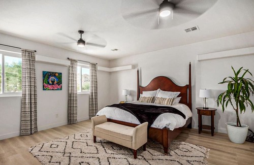 Maricopa Casa | Spacious desert charmer with a pool, covered patio, office, games, AC, and Wifi
