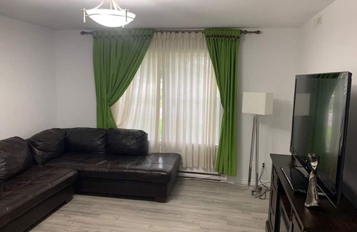 Brandon Apartamento | Stickney bedroom 1.