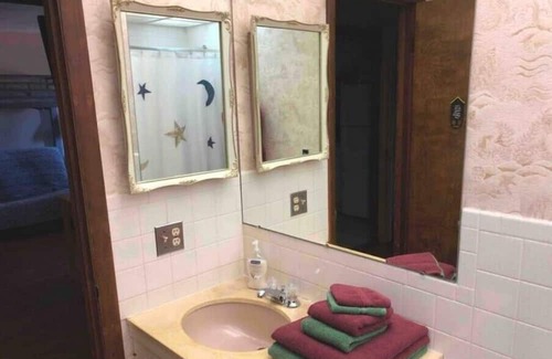 Westfield Apartamento | Guest Apartment: 1bd/1ba/Full Kitchen/100% Private