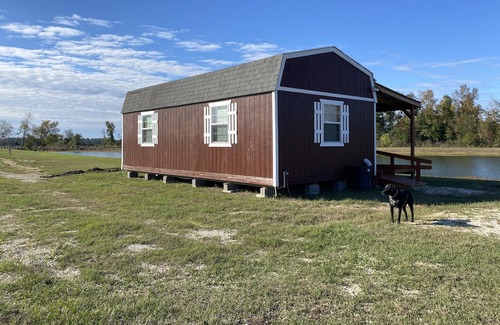 DeRidder Cabina | The Lil Red Barn