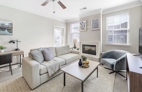 Cary Apartamento | Modern Apartment in Prime Location (ID1000X405)