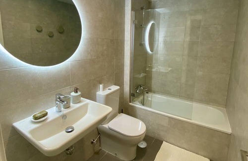 Sevilla Este Apartamento | Nuevo Moderno Apartamento de Lujo