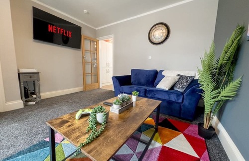 Patchway Casa | Stylish House w/Game Room in Bristol w/Parking
