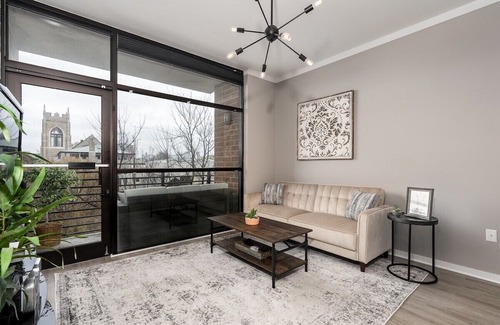 Fourth Ward Condominio | Free Parking I Uptown Luxury w/ Pool & Rooftop