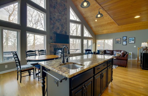 Pedlars Edge Cabaña | Wintergreen Resort Home: Close to Slopes & Trails