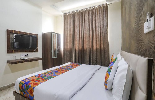 Gwalior Hotel | Fabexpress Paradise Inn