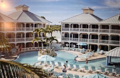 Colliers Bay Condominio | Morritt's Tortuga Club :Three pools , lovely beach and pier. 2Bd/2Bth.