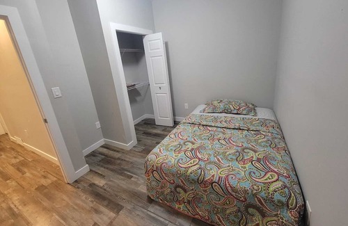 Southeast Calgary Casa | A tranquil 2-bedroom basement in SE Calgary