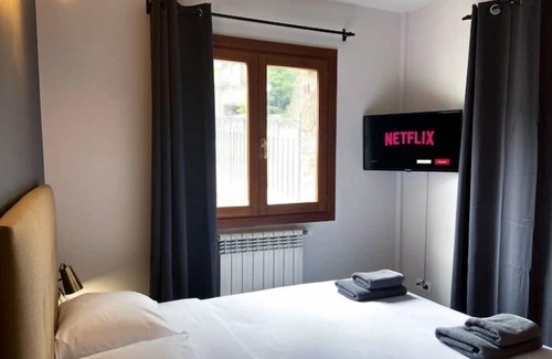 Ransol Apartamento | Modern and rustic in Ransol. Sleeps 6