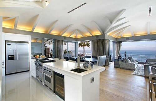 Clifton Villa | La Soledad - Embrace Tranquil Luxury
