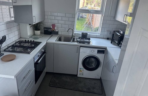 Selhurst Casa | Stunning 3-Bed House in Croydon