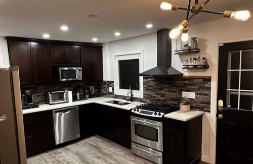Lake Hiawatha Casa | Amazing Two level Single family home closed to Restaurants and malls