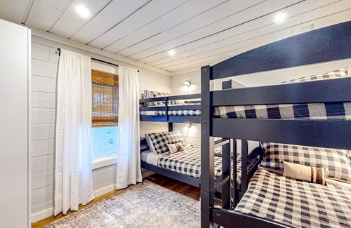 Rangeley Cabina | Dog-friendly cabin near Rangeley Lake with kayak, firepit & new furnishings