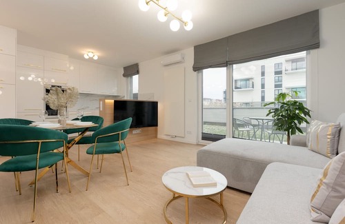 Warsaw Apartamento | Coopera 7F | Apartment with Two Bedrooms and a Garden | Parking | Warsaw