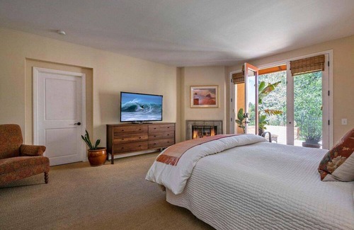 Bel Air Casa | Nature Lover’s Paradise, Bike/walk to Beach, Hope Ranch, 5 minutes from Downtown