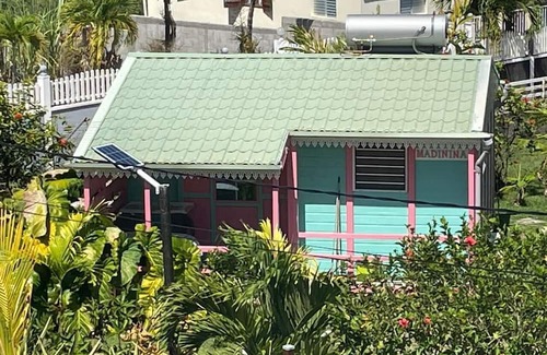 Goyave Casa | Bungalow-Honeymoon-Ensuite with Bath-Terrace-Une étoile
