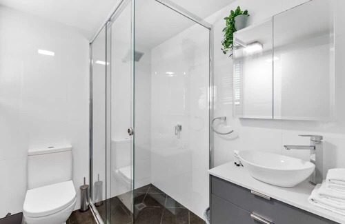 Castaways Beach Apartamento | Penthouse with Ocean Views, Castaways Beach