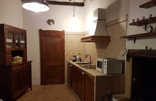 Pitigliano Apartamento | Apartment 'L' Angolino Di Flavia' with Mountain View