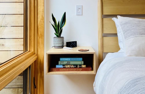 Friendly Apartamento | Cozy, private couples retreat. Minutes from Hayward Field, UofO, and Downtown.