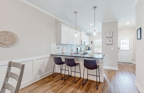 Grovetown Casa | Peaceful dog-friendly home with open layout, enclosed yard, high ceilings, & W/D