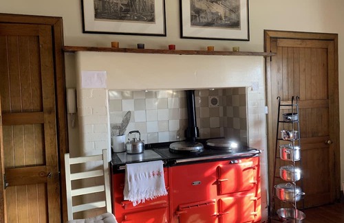 Helensburgh Casa | Grade 1 fairytale house at the top of Helensburgh with views over the Clyde.