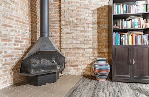 Homewood Casa | Cozy Rest-Haven, walking distance from Metra station and downtown Flossmoor