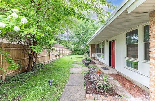 Homewood Casa | Cozy Rest-Haven, walking distance from Metra station and downtown Flossmoor