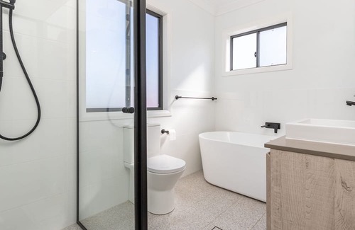 Forster Villa | Villa 1/84 Macintosh St