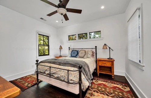 Crane Hill Casa | The Locklyn: Smith Lake Waterfront Views, Dock