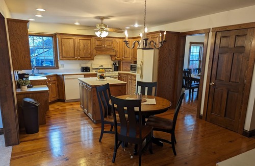 Ronks Casa | Large 5 BR home, Views of Amish farmland and Strasburg Railroad