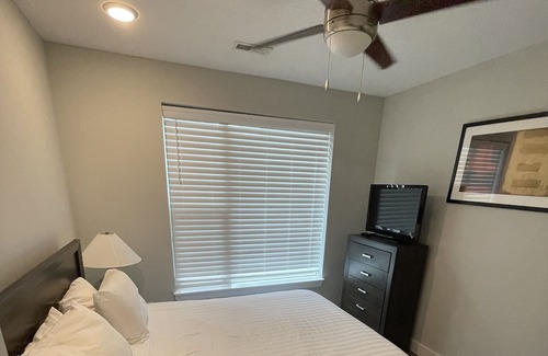 Plainfield Apartamento | Get in before it's gone! More space than a hotel and cheaper too!