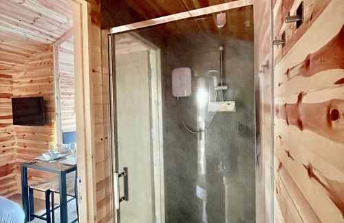 Boston Cabina | Child and Pet Friendly Fishing Cabins on lake side