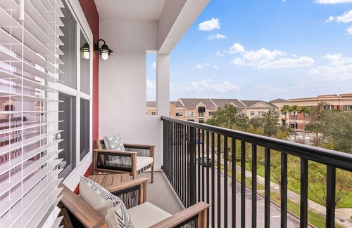 Orlando Apartamento | New Unit - offers great views from balcony of downtown Orlando. Great location!