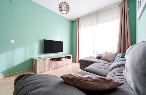 Cap de Salou Apartamento | Apartment 'Lovely' with Shared Pool, Private Terrace and Air Conditioning