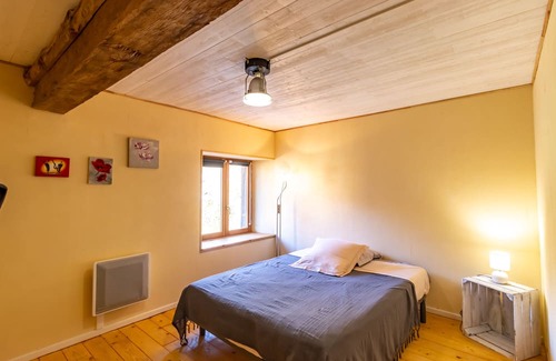 Savignac-Ledrier Apartamento | Apartment 'Le Gîte De La Ferme Du Château' with Private Terrace, Shared Garden and Wi-Fi