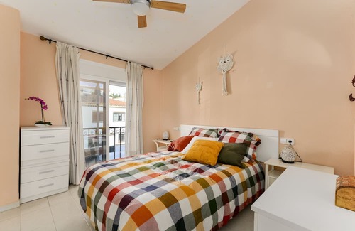 Puerto de la Duquesa Apartamento | Apartment 'Hacienda Guadalupe' with Sea View, Wi-Fi and Air Conditioning