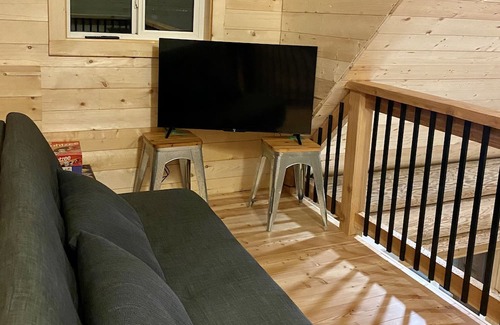 Sunshine Valley Cabina | Log cabin retreat, in beautiful Sunshine Valley, minutes from Manning Park.