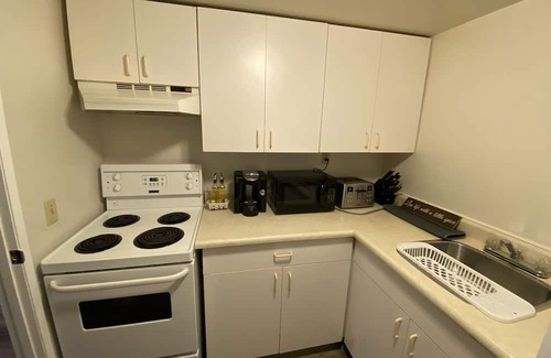 Kamloops Casa | Cozy suite with full Kitchen
