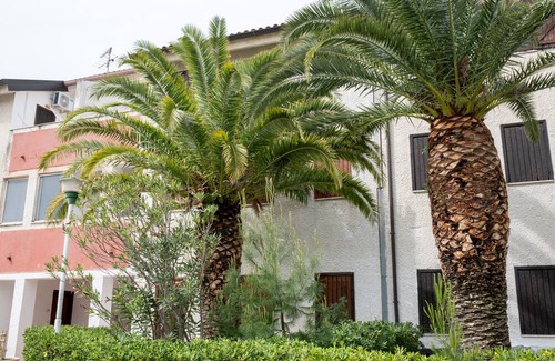 Falerna Apartamento | Holiday Apartment "Trilocale 37 Residence La Giungla" with Sea View, Shared Pool & Wi-Fi