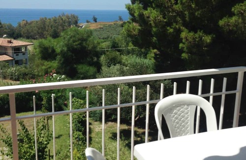 Falerna Apartamento | Holiday Apartment "Trilocale 34 Residence La Giungla" with Sea View, Shared Pool & Wi-Fi
