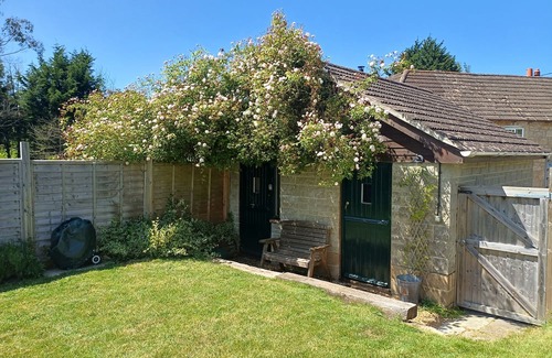 Ningwood Cabina | Little Brook - a cabin that sleeps 2 guests in 1 bedroom