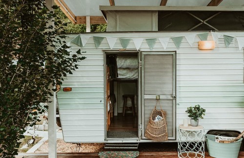 Mylor Casa | A chic vintage caravan in an idyllic setting.nPure escapism in the Hills.